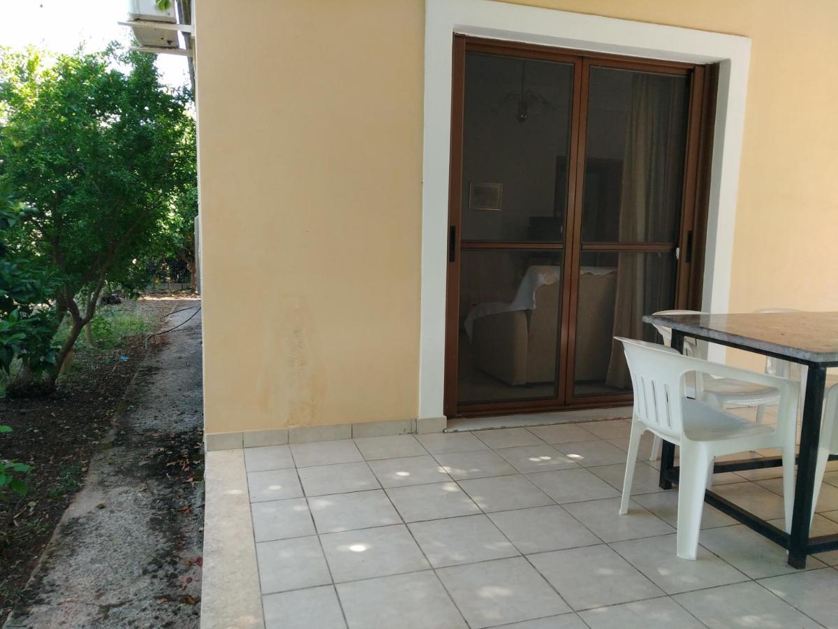 Lefkas House With Garden Villa Tsoukaládhes Eksteriør bilde