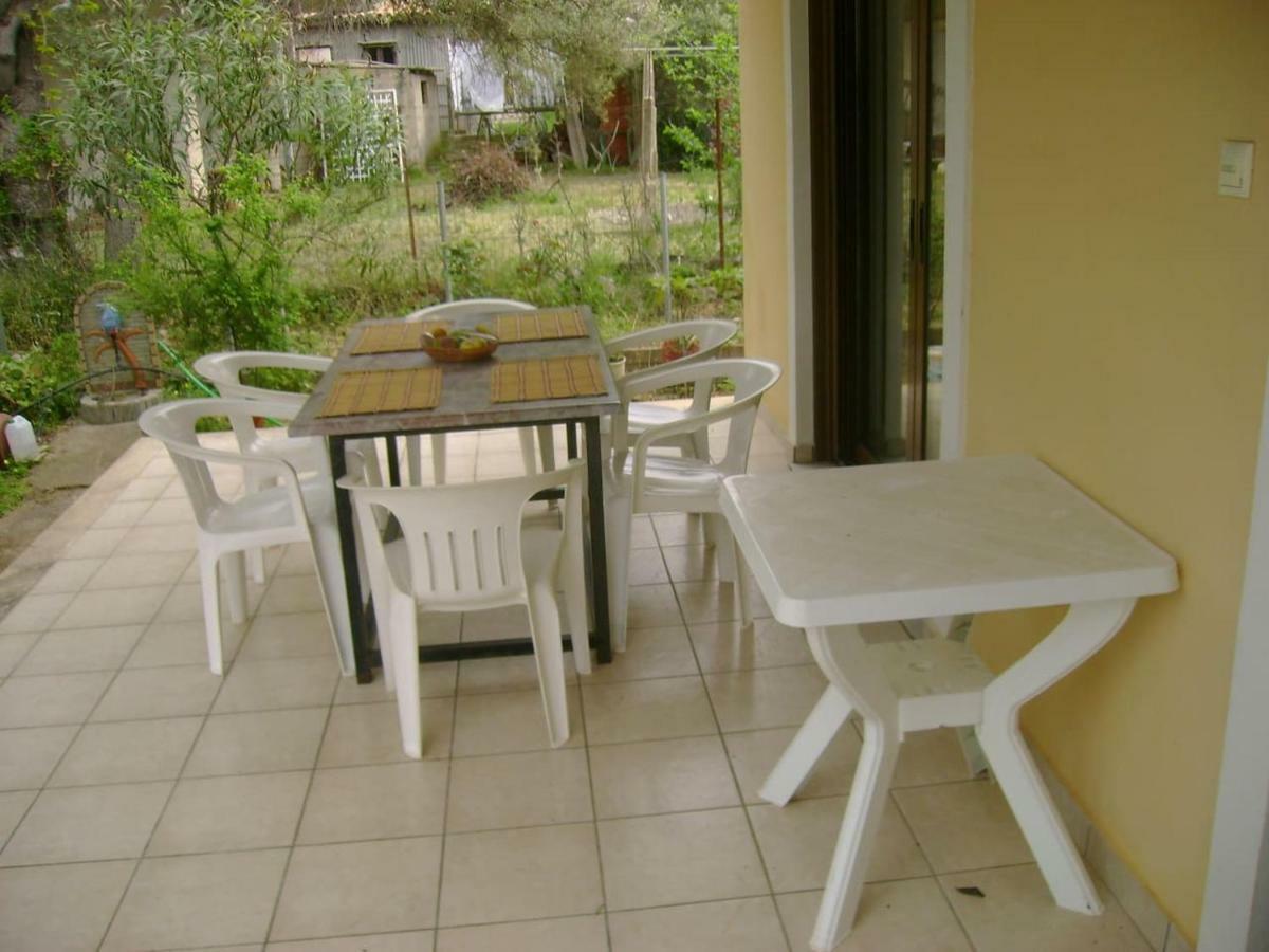 Lefkas House With Garden Villa Tsoukaládhes Eksteriør bilde